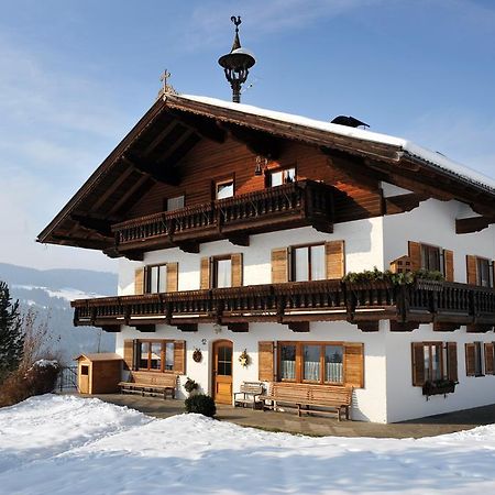 Gugghof Apartment Hopfgarten im Brixental Ruang foto