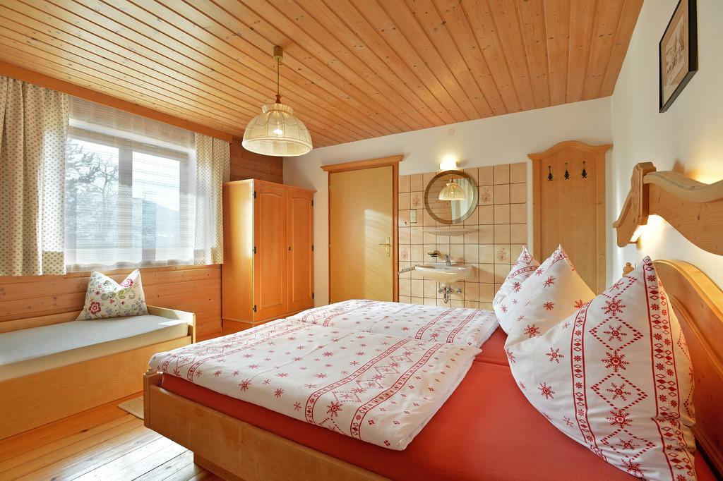 Gugghof Apartment Hopfgarten im Brixental Ruang foto